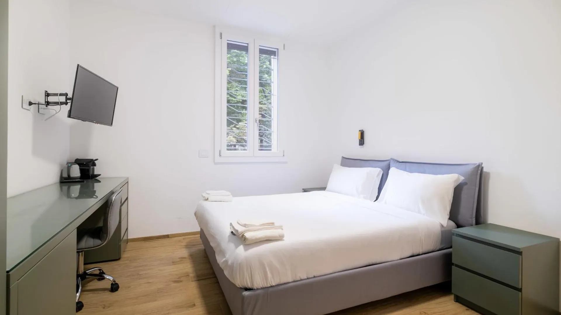 Kro Homeby, Due Agosto Suites Bologna