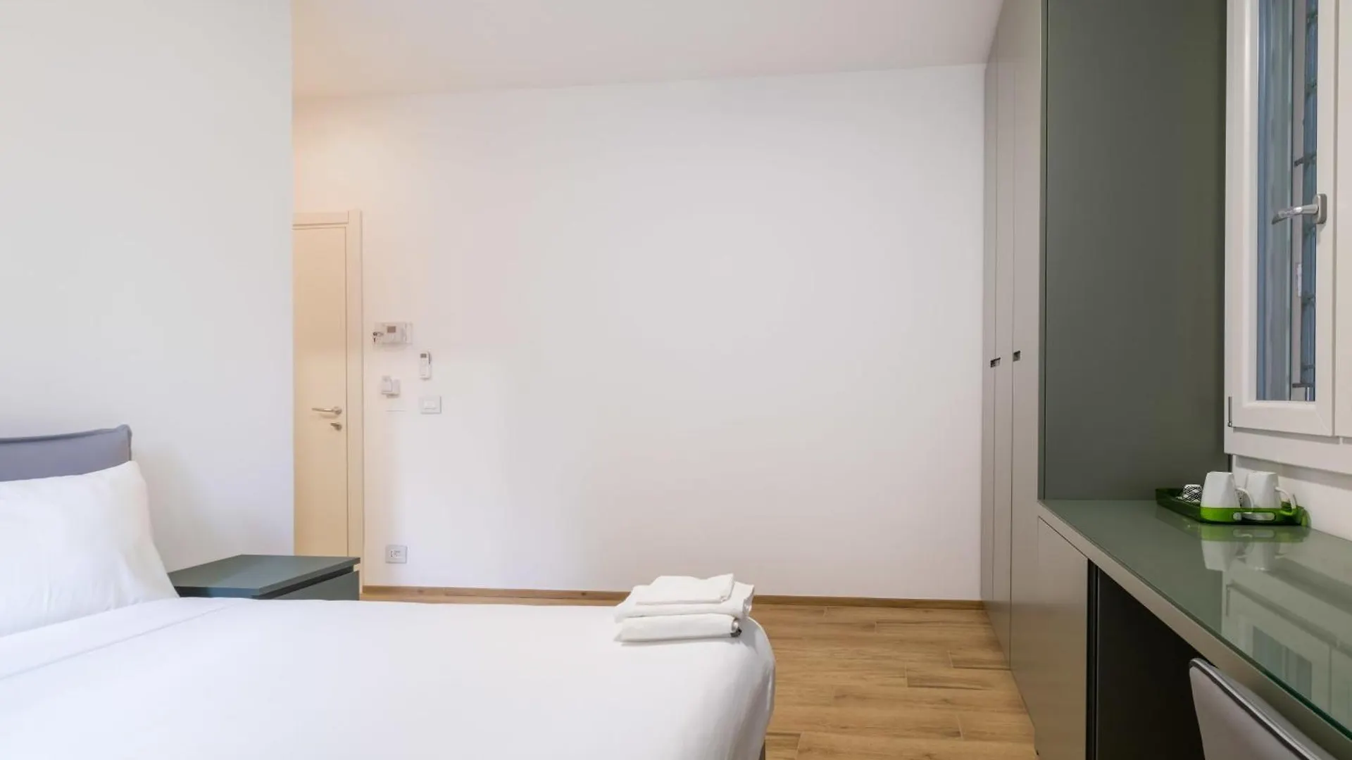 Homeby, Due Agosto Suites Bologna 0*,  Italy