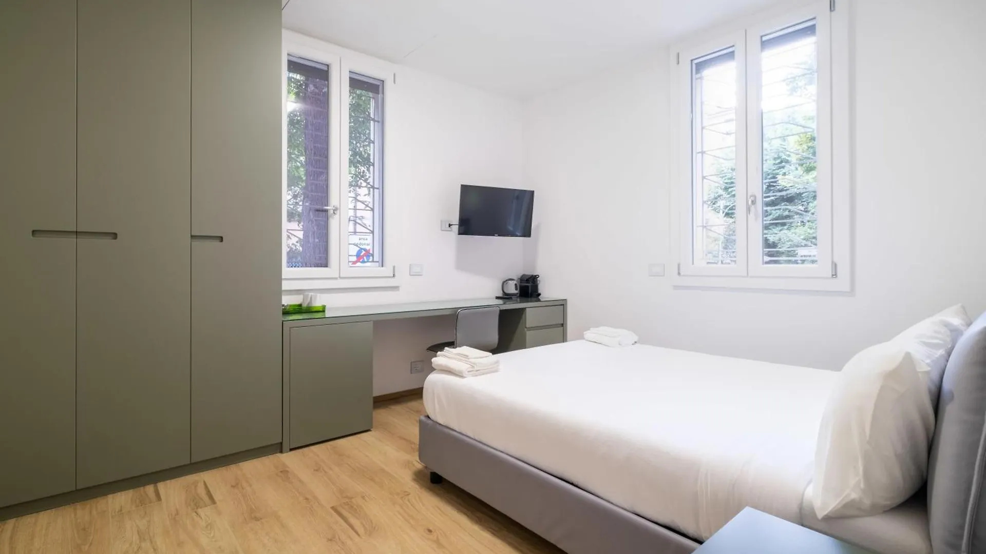 Homeby, Due Agosto Suites Bologna 0*,  Italy